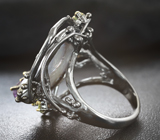 Серебряное кольцо с жемчужиной барокко, аметистом, топазом и перидотами Серебро 925