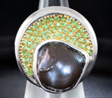 Серебряное кольцо с цветной жемчужиной 26,63 карата и цаворитами Серебро 925