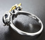 Серебряное кольцо cо звездчатыми сапфирами 4,83 карата и цаворитами Серебро 925