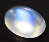 Кольцо с «неоновым» лунным камнем