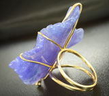 Кольцо с резным лавандово-синим кварцем и танзанитами