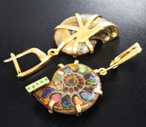 Золотые серьги с яркими крупными аммонитами 39,17 карата с мозаикой из аммолита и цаворитами Золото