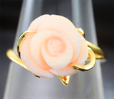 Золотое кольцо с натуральным резным кораллом 7,67 карата Золото