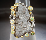 Серебряное кольцо с осколком метеорита и цаворитами Серебро 925