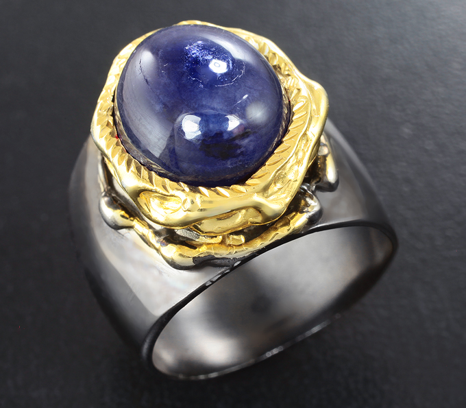 Серебряное кольцо с синим сапфиром 8+ карат
