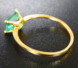 Золотое кольцо с уральским изумрудом без облагораживания 1,23 карата Золото