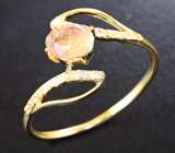 Золотое кольцо с уральским александритом 1,12 карата и бесцветными цирконами Золото