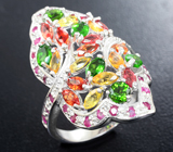 Праздничное серебряное кольцо с диопсидами и разноцветными сапфирами Серебро 925