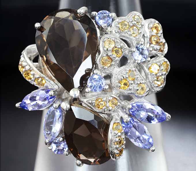 Серебряное кольцо с дымчатым кварцем, танзанитами и цитринами
