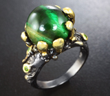 Серебряное кольцо с кабошоном зеленого апатита с эффектом «кошачьего глаза» 8+ карат и диопсидами Серебро 925