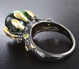 Серебряное кольцо с кабошоном зеленого апатита с эффектом «кошачьего глаза» 8+ карат и диопсидами Серебро 925