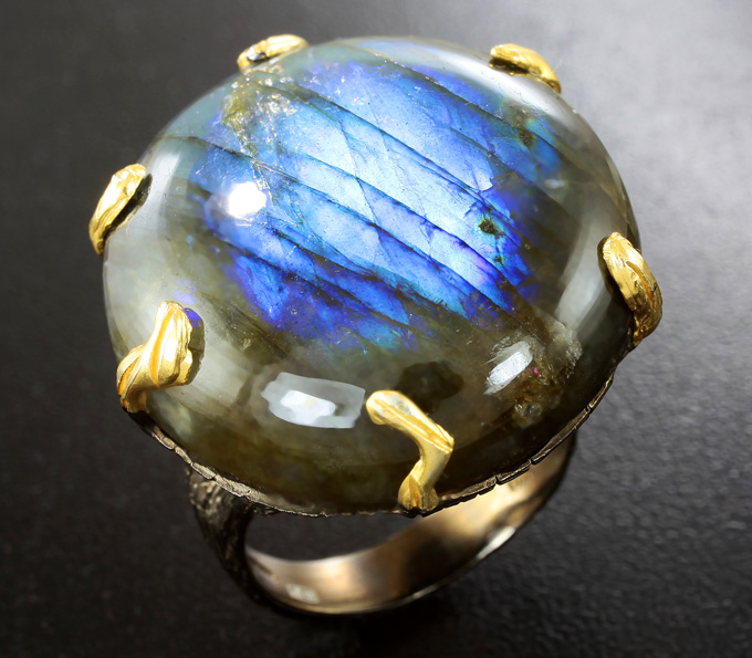 Серебряное кольцо с лабрадоритом 30+ карат