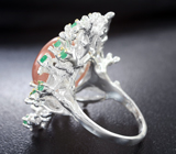 Серебряное кольцо с солнечным камнем 10+ карат и изумрудами Серебро 925