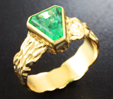 Золотое кольцо с уральским изумрудом авторской огранки 1,86 карата Золото