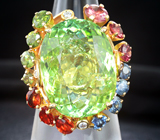 Золотое кольцо с неоново-зеленым турмалином 23+ карат, уральскими демантоидами, шпинелями, сапфирами и бриллиантами Золото