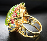 Золотое кольцо с неоново-зеленым турмалином 23+ карат, уральскими демантоидами, шпинелями, сапфирами и бриллиантами Золото