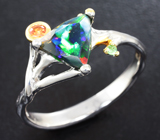 Серебряное кольцо с ограненным черным опалом, оранжевым сапфиром и цаворитами Серебро 925
