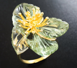 Золотое кольцо с резным зеленым аметистом 37,19 карата и желтыми сапфирами Золото
