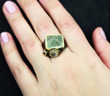 Серебряное кольцо с пренитом 12+ карат, лунным камнем с эффектом кошачьего глаза и аметистом Серебро 925