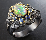 Серебряное кольцо с кристаллическим эфиопским опалом и синими сапфирами Серебро 925