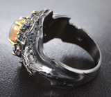 Серебряное кольцо с кристаллическим эфиопским опалом и синими сапфирами Серебро 925