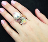 Серебряное кольцо с жемчужиной барокко 26,22 карата, кристаллическим эфиопским опалом 2,17 карата и красными сапфирами Серебро 925