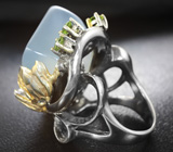 Серебряное кольцо с халцедоном и перидотами Серебро 925