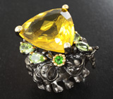 Серебряное кольцо с золотисто-желтым флюоритом 19+ карат, перидотами и диопсидами Серебро 925