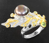 Серебряное кольцо с цветной жемчужиной, перидотом и зелеными сапфирами Серебро 925