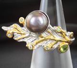 Серебряное кольцо с цветной жемчужиной, перидотом и зелеными сапфирами