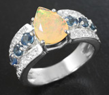Серебряное кольцо с кристаллическим эфиопским опалом и синими сапфирами Серебро 925