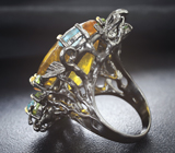 Серебряное кольцо с желтым флюоритом 29+ карат, голубыми топазами, перидотами и диопсидами Серебро 925
