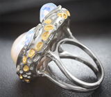 Серебряное кольцо с жемчужиной барокко 29,34 карата, эфиопскими опалами 3,24 карата и сапфирами Серебро 925