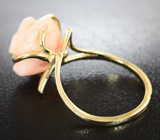 Золотое кольцо с натуральным резным кораллом 8,57 карата Золото
