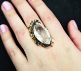 Серебряное кольцо с крупным бесцветным кварцем, диопсидами и синими сапфирами Серебро 925