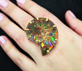 Золотое массивное кольцо с аммонитом с мозаикой из аммолита 62,7 карата Золото