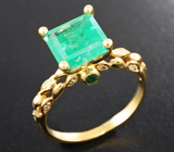 Золотое кольцо с уральскими изумрудами 2,16 карата и бриллиантами Золото