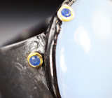 Серебряное кольцо c халцедоном 27+ карат и синими сапфирами Серебро 925
