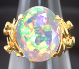 Золотое кольцо с крупным ограненным эфиопским опалом 5,55 карата топовых характеристик, цаворитами и бриллиантами Золото