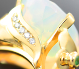 Золотое кольцо с крупным ограненным эфиопским опалом 5,55 карата топовых характеристик, цаворитами и бриллиантами Золото