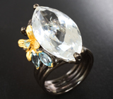 Серебряное кольцо с бесцветным кварцем 26+ карат и голубыми топазами Серебро 925