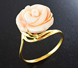 Золотое кольцо с натуральным резным кораллом 8,85 карата Золото