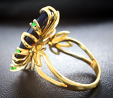 Золотое кольцо с крупным ограненным черным опалом 4,2 карата и цаворитами Золото