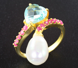Элегантное серебряное кольцо c жемчужиной, голубым топазом и пурпурными сапфирами Серебро 925