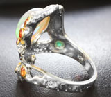 Серебряное кольцо с кристаллическим эфиопским опалом 3,09 карата, изумрудом и оранжевыми сапфирами Серебро 925