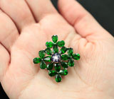 Шикарная серебряная брошь cо звездчатым сапфиром и диопсидами Серебро 925