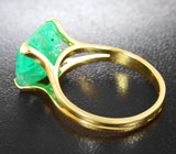 Золотое кольцо с крупным уральским изумрудом без облагораживания 4,7 карата Золото