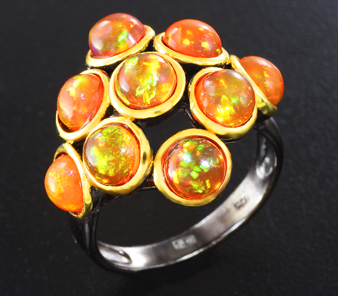 Серебряное кольцо с кристаллическими эфиопскими опалами
