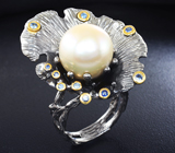 Серебряное кольцо с жемчужиной 10,23 карата, синими и васильковыми сапфирами