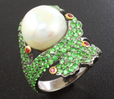 Серебряное кольцо с жемчужиной 5,74 карата, цаворитами и пурпурно-красными сапфирами Серебро 925
